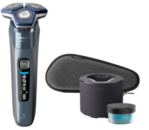 Philips Electric Shaver Series 7000, Wet & Dry with SkinIQ technology & Cable-free Quick Clean Pod, S7882/50
